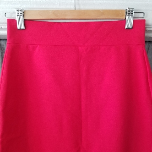 The Mogan | Pencil Skirt - Picture 2 of 7